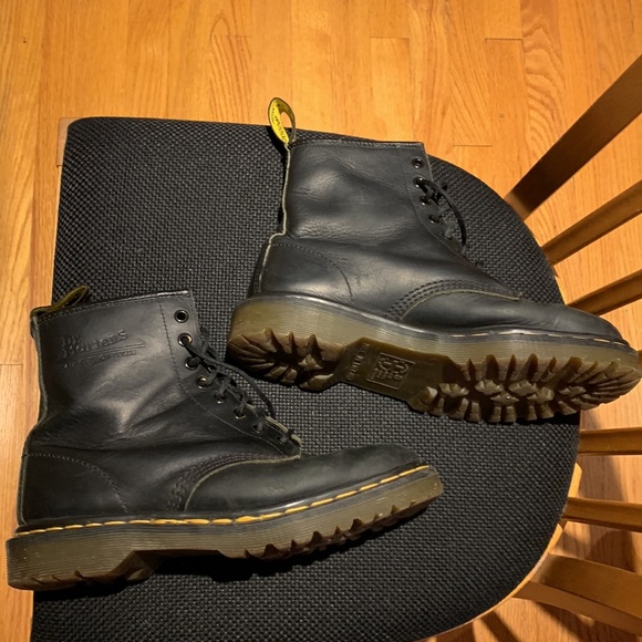 Men’s doc martens - Picture 2 of 9
